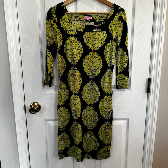 Lilly Pulitzer Dresses & Skirts - Lilly Pulitzer 100% Silk Shift Dress Navy Green Medallion 3/4 Sleeve Size 6